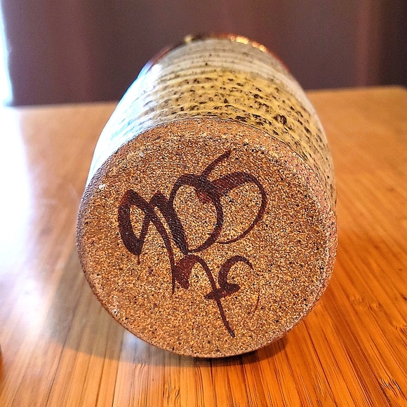 Hand Thrown Pottery Vase - Picture 4 of 4